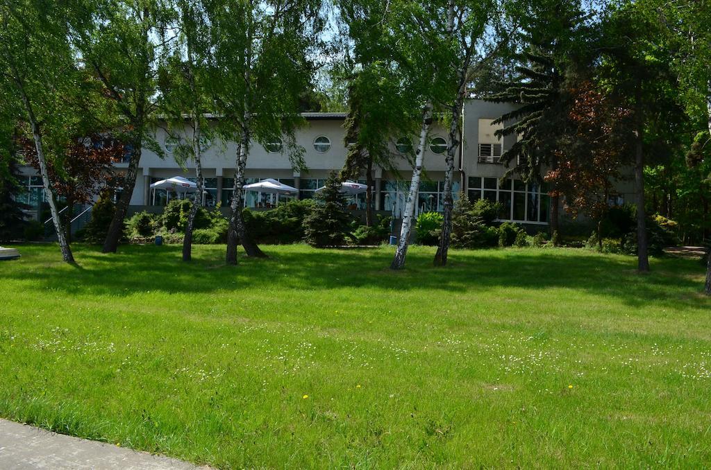 Hotel Mikorzyn Ślesin Exterior foto